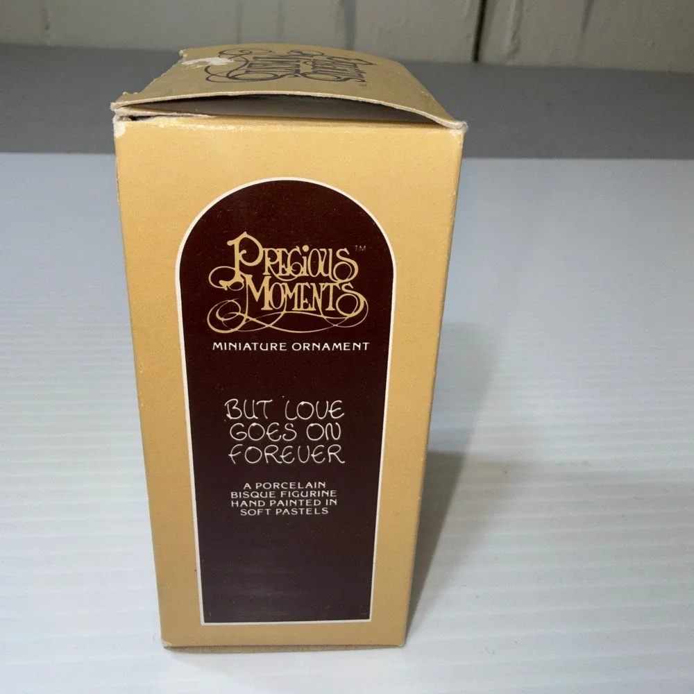 VTG Precious Moments 1980 But Love Goes On Forever Angel Cloud Ornament 1980 Box